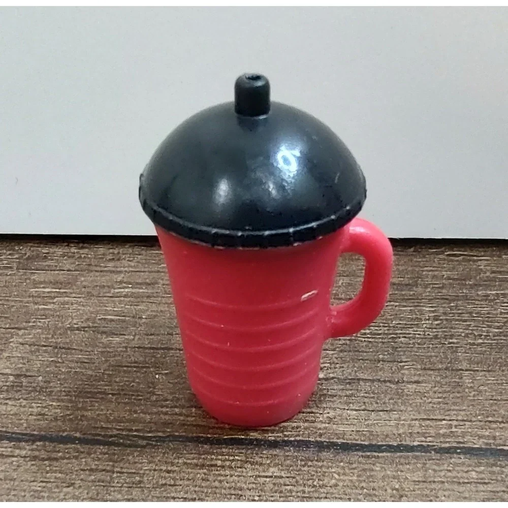 LOL Surprise Red Black Tumbler Cup Doll Figure Drink Purr Beats Disco Kitty Z1
